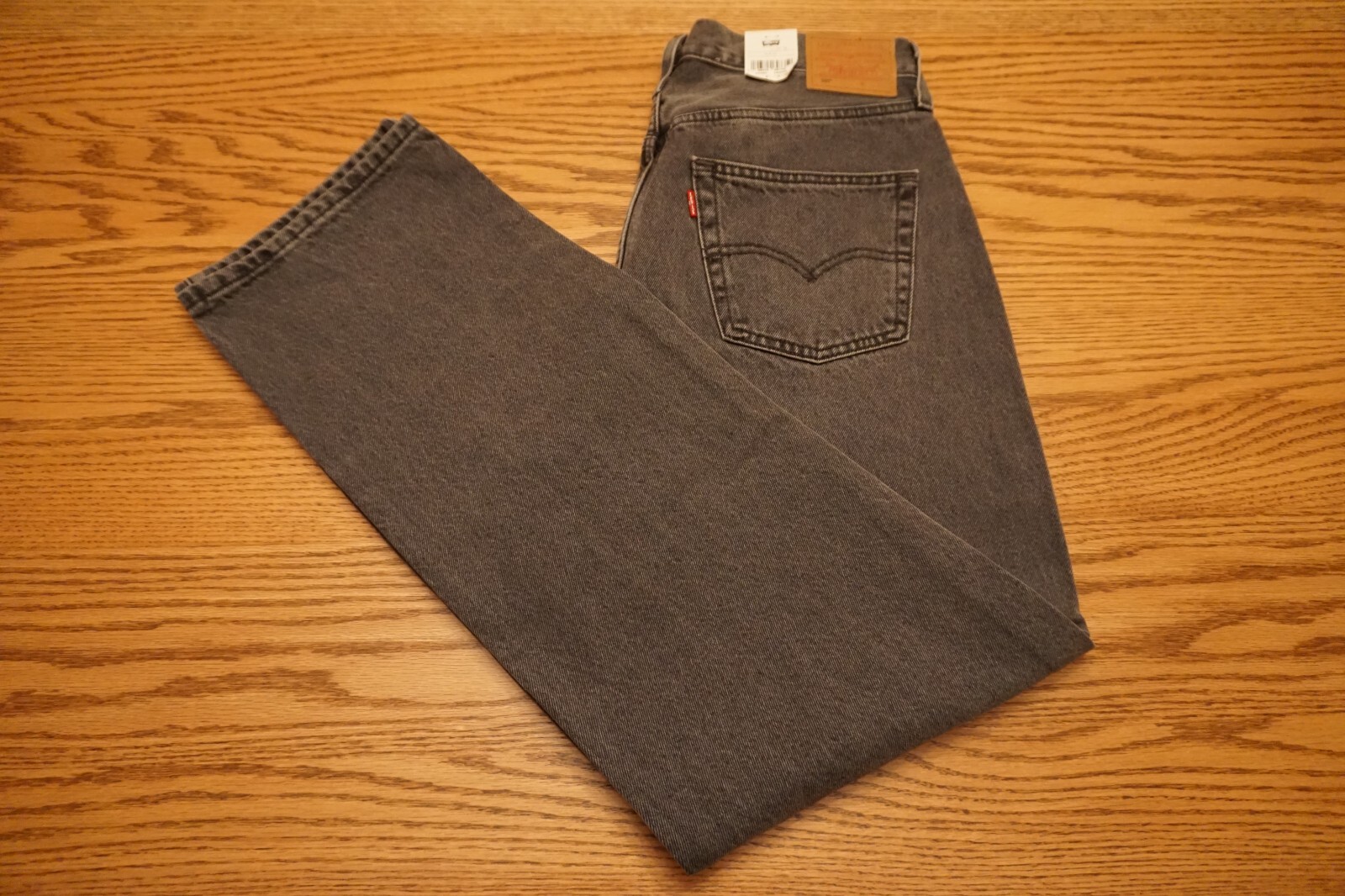 NWT WOMEN'S LEVI JEANS 501 '90s Mid Rise Straight Leg Gray Distressed $108