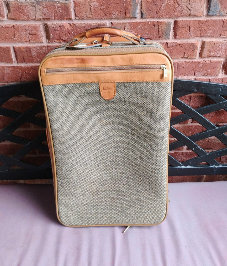 Vintage Hartmann Tweed Leather Rolling 24\ Vintage Hartmann Tweed Leather Rolling 24\