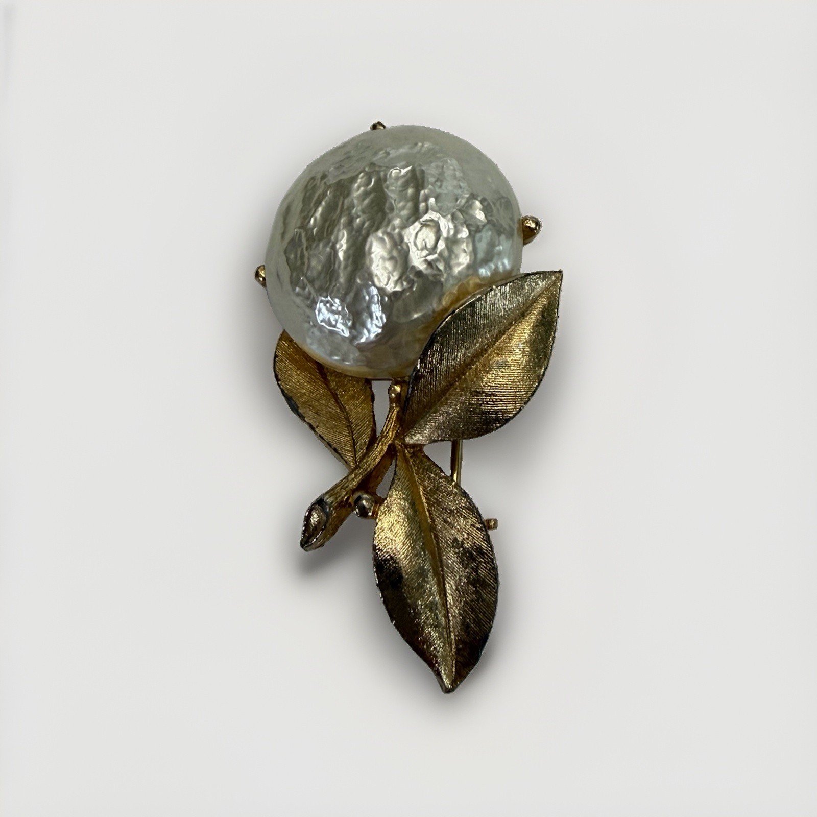 Vintage Sarah Coventry Pearl Bloom Brooch Faux Baroque Pearl Gold Tone 2”