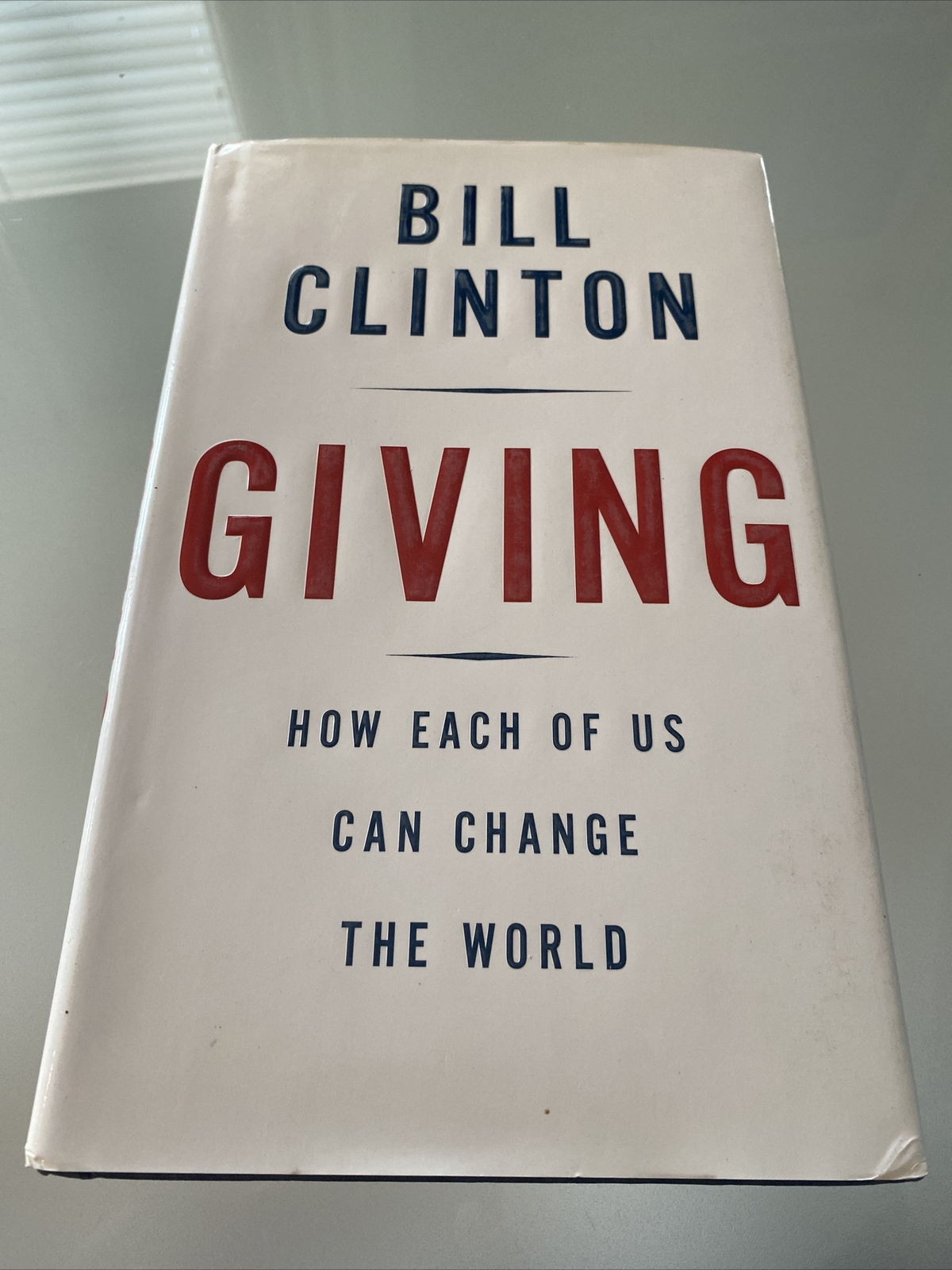 Giving: How Each of Us Can Change the World - Hardcover By Clinton, Bill - GOOD