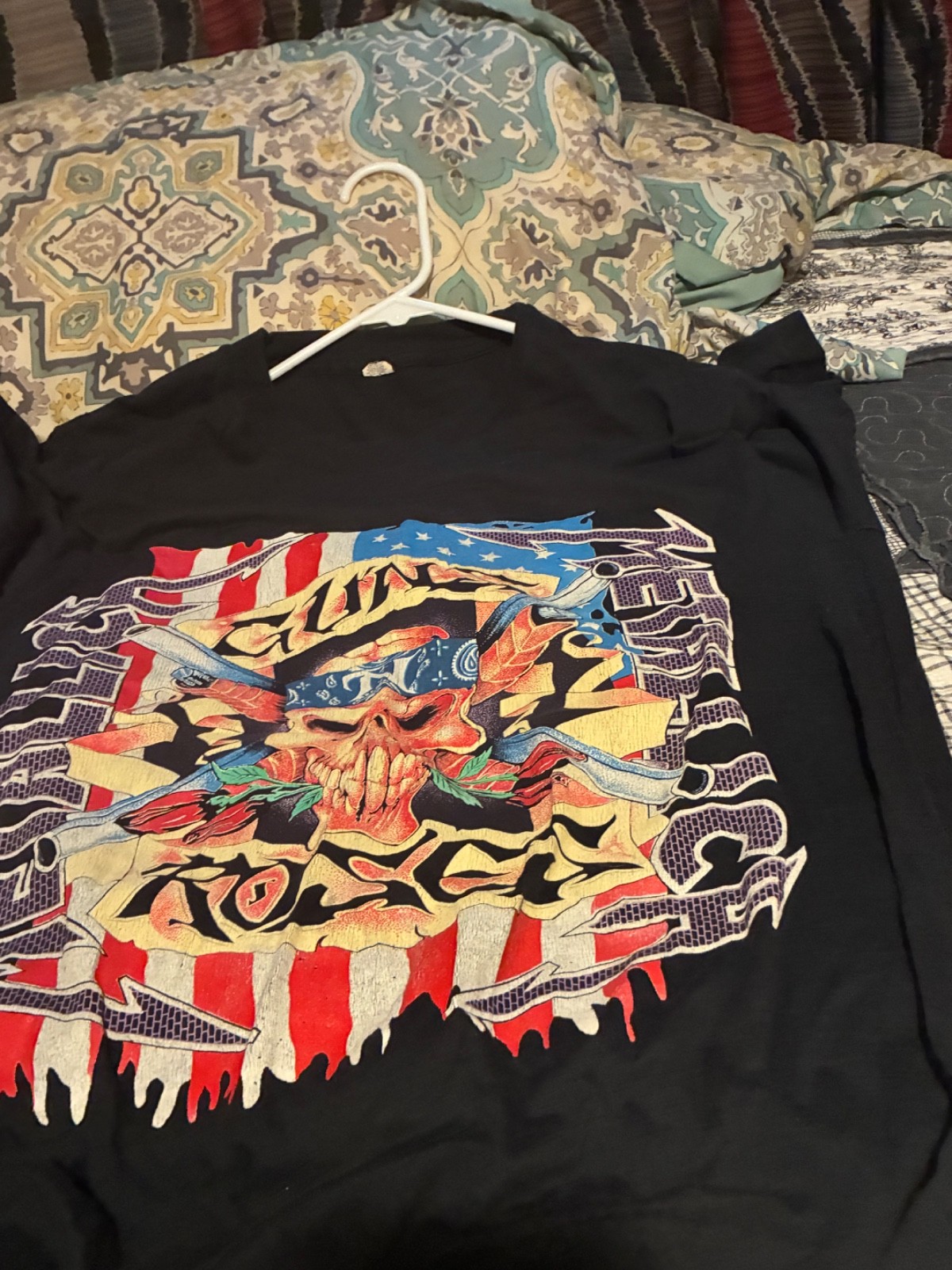 guns n roses/metallica vintage shirt from 1992. Size large. Vintage, pittsburgh