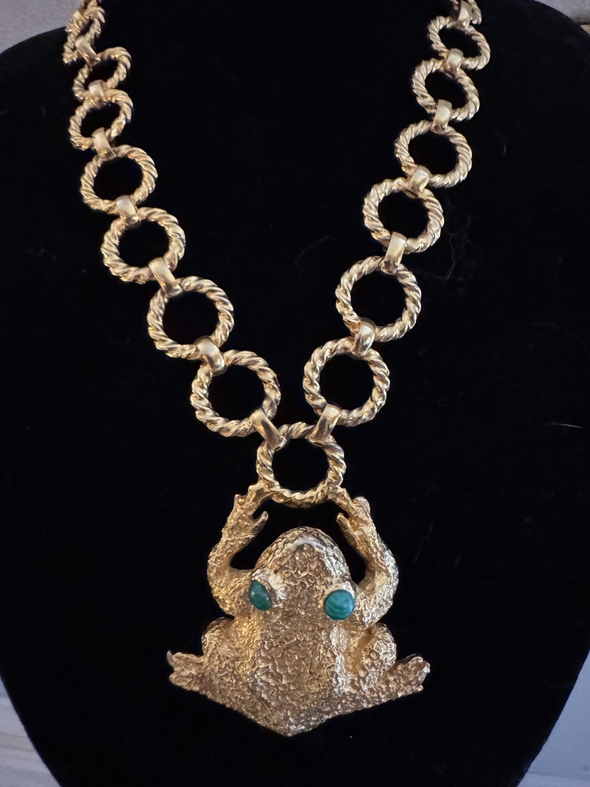 Mimi di N Necklace Green Eyed Frog on Lily Pad Pendant Rare Vintage 1972 Mimi di N Necklace Green Eyed Frog on Lily Pad Pendant Rare Vintage 1972