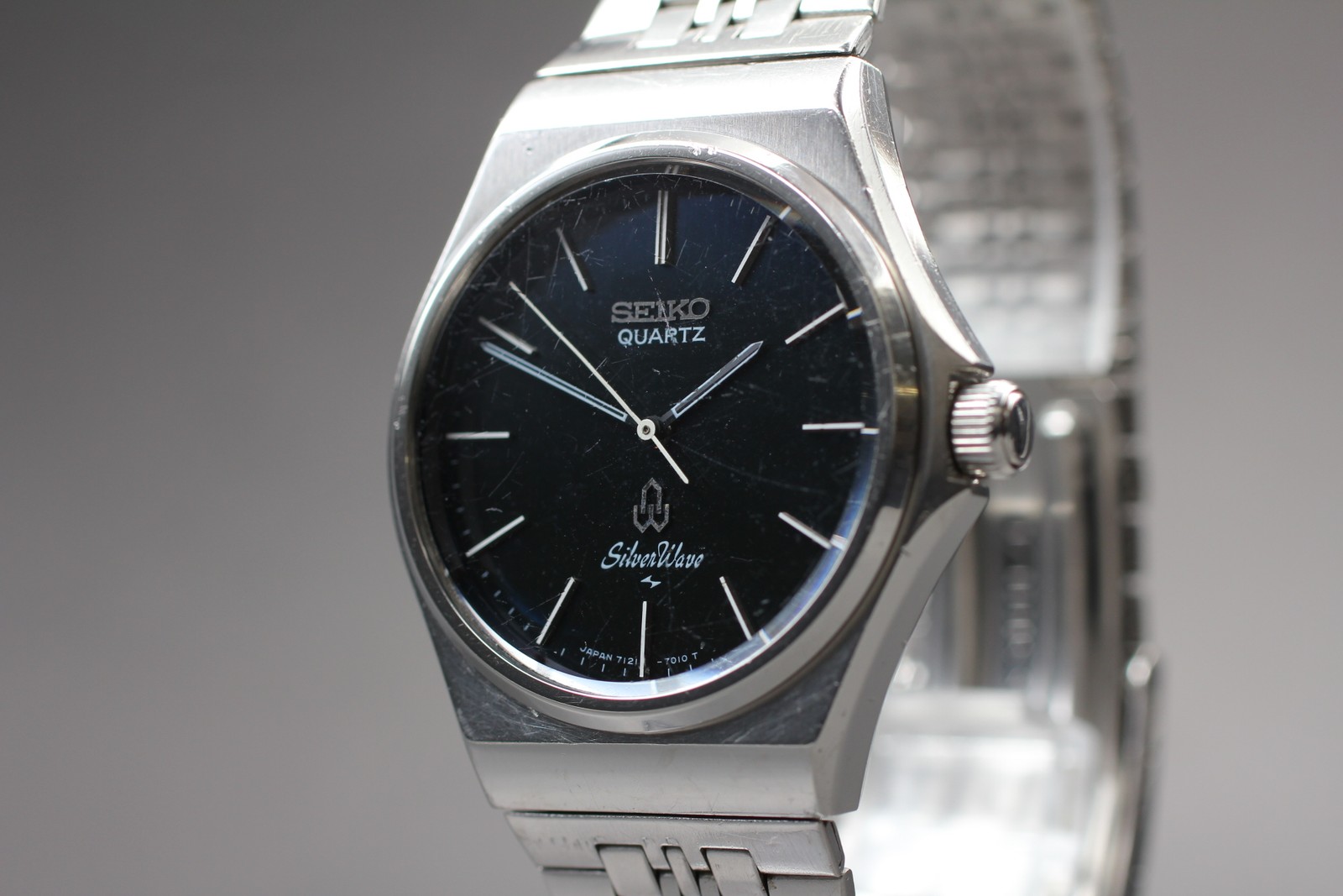 [Exc+5] Vintage Seiko Silver Wave 7121-701A Quartz Mens Watch From JAPAN