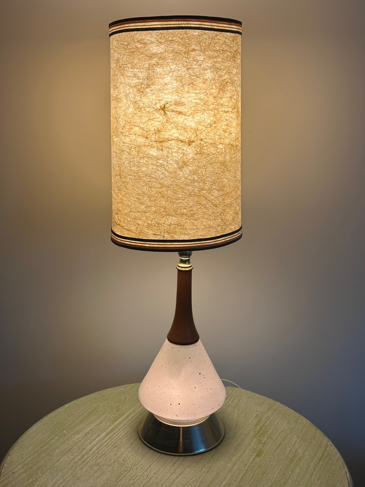 Vintage 1960's Mid-Century Modern Side Table Lamp w Speckled Base