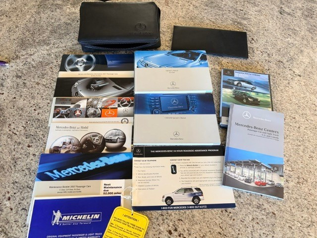 2007 Mercedes-Benz SL-Class Owner\'s Operator Maintenance Manual Book & Case OEM 2007 Mercedes-Benz SL-Class Owner\'s Operator Maintenance Manual Book & Case OEM