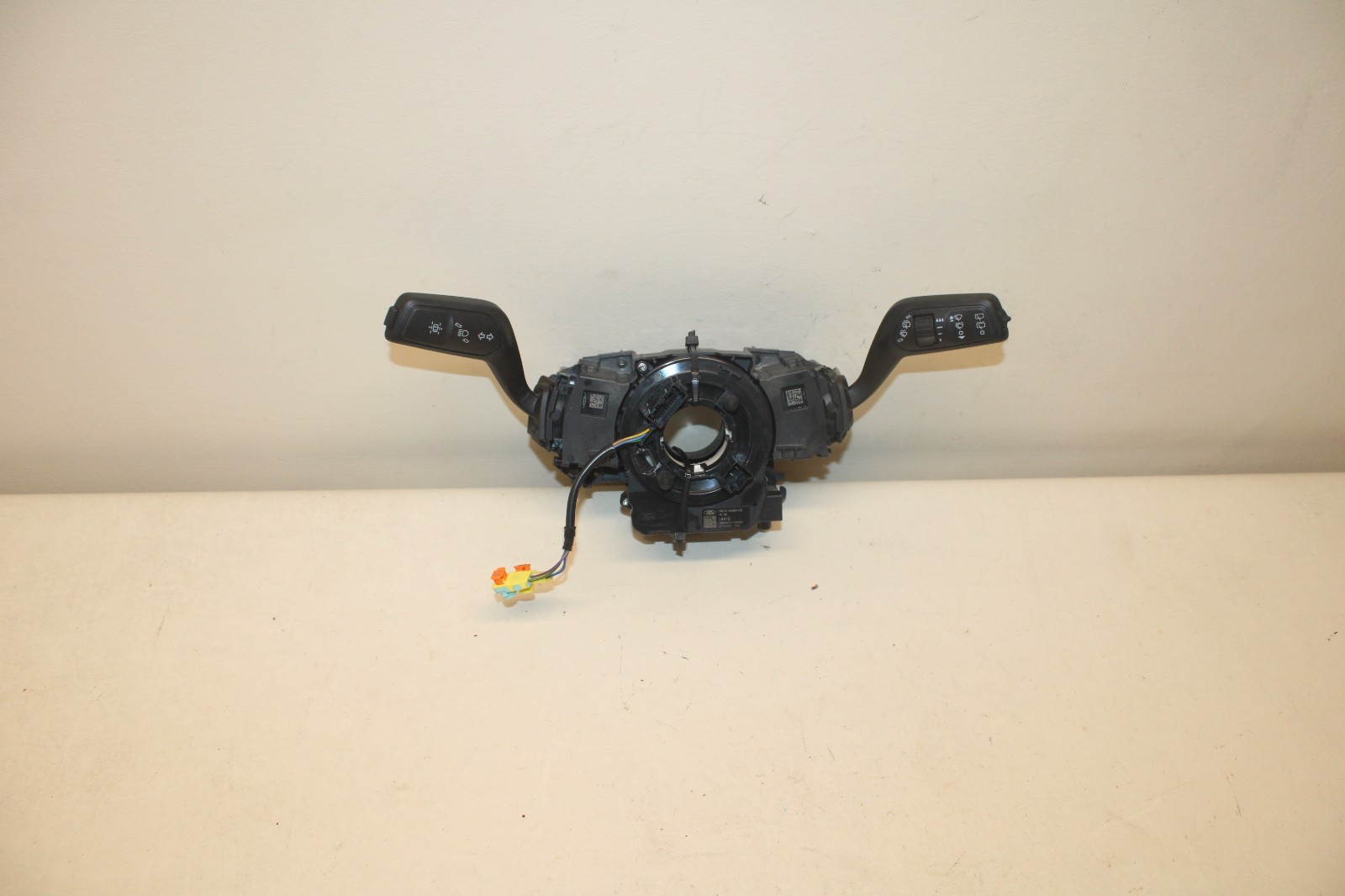 20-22 FORD ESCAPE CLOCKSPRING COMBINATION SWITCH TURN SIGNAL WIPER SWITCH 20-22 FORD ESCAPE CLOCKSPRING COMBINATION SWITCH TURN SIGNAL WIPER SWITCH