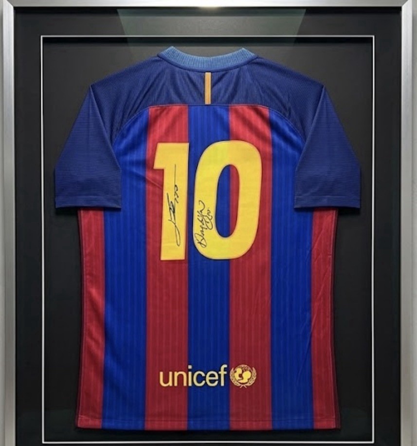 Lionel Messi AND Ronaldinho Dual Signed FC Barcelona 16-17 w/ ICONS COA Lionel Messi AND Ronaldinho Dual Signed FC Barcelona 16-17 w/ ICONS COA