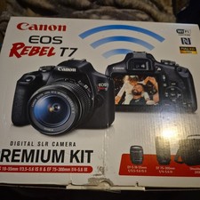 Canon EOS Rebel T7 DSLR Double Zoom Kit 18-55mm 75-300mm 24.1MP Pristine picture