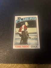 1976-77 Topps Bernie Parent (HOF) #10 - Philadelphia Flyers - Nm picture