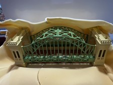 MTH Standard Gauge 10-1015 Tinplate Traditions Hellgate Bridge 300 Green & Cream picture