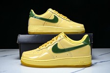NK Air Force1 Low Patent Leather Topaz Gold Pine Green IO4489-700 Men's Size picture