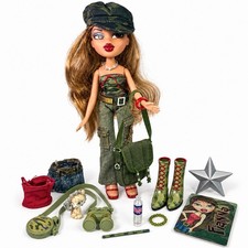 2004 Bratz Wild Life Fianna Doll Safari 2 Outfits Shoes Accessories Keychain MGA picture