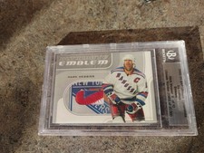 2002-03 ITG Ultimate Memorabilia Mark Messier Emblem Patch 9/10 RARE  picture