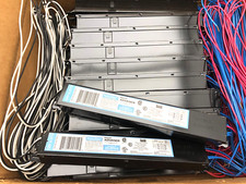x10 ICN-3P32-N PHILIPS ADVANCE CENTRIUM IntelliVolt 120V-277V Electronic Ballast picture
