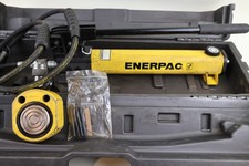 Enerpac RSM300 30 Ton Flat Cylinder with P392 Hand Pump and Case SRS-300TB picture