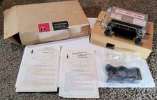 International Harvester IH Scout Travelall AM Push-button Radio NOS 549206-C91  picture