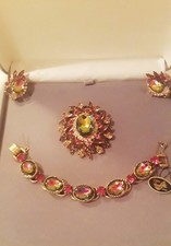 Vintage Juliana(D&E) Heliotrope Watermelon Set, Book piece picture