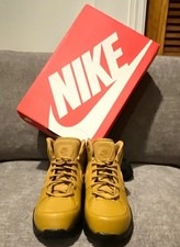 Nike Manoa '17 LTR (GS) Boys- Kids 6Y Wheat/Black Leather Lace Up Ankle Boots picture