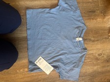 Lululemon Womens Short Sleeve Crew Neck Size 2 picture