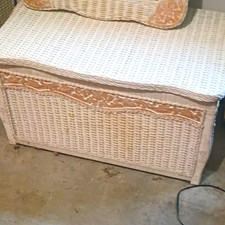 Pier 1 Imports White Wicker Storage Chest Hinged Lid Vintage/Retro 35x20x20 picture