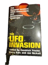The UFO Invasion : The Roswell Incident, Alien Abductions and Gov picture