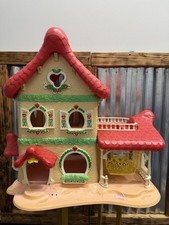 Vintage 1983 Strawberry Shortcake Berry Happy Home Dollhouse by Kenner See Photo picture