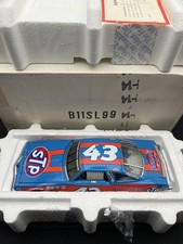 Vintage Franklin Mint 1:24 Richard Petty #43 STP 1979 Pontiac  NASCAR Stock Car picture