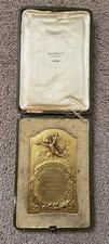 Beautiful and Rare WW1 USMC 5th Regiment, 2nd Division A.E.F. Table Medal - Case picture