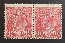AUSTRALIA GV 1924/25.  RARE 1½d Scarlet & CRACKED ELECTRO in pair. Fine mint. picture