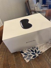 Apple Vision Pro 256GB Standalone VR Headset - White picture