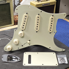 2013 Fender USA American Deluxe Strat Loaded Pickguard S-1 N3 Noiseless Pickups picture