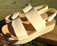 Reef Women's Strappy Platform Sandals Beige/Tan Solid Synthetic Upper US 9 picture