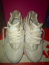 Nike Air Huarache White Low Top Lace-Up Sneaker Unisex Adults Sz 6.5 W picture
