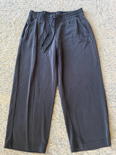 Athleta Size M Seasoft Mid Rise Straight Crop Pants Black picture