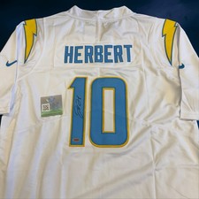 Justin Herbert Signed Jersey Autographed Los Angeles Chargers #10 COA picture