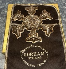 Gorham Sterling Silver Silver Snowflake Ornament 1977 Pouch included, no box picture