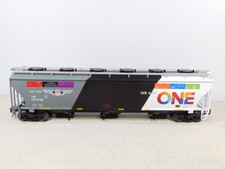 Atlas O 3002945-2S Union Pacific (ONE) Trinity 5161 Covered Hopper Car #197998 picture