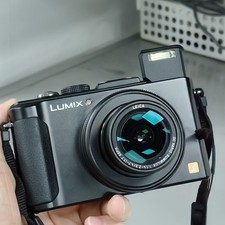 Panasonic LUMIX DMC-LX7 10.1MP 3.8x Optical ZoomDigital Camera English -95% new picture