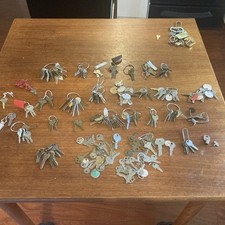 Approximately 200 Assorted Post-War Mixed Keys picture