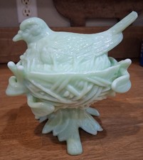 RARE WESTMORELAND JADEITE dove ON NEST Jadeite GREEN    picture