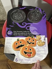 New Wilton Halloween Cookie Pan 6 Cavities Non-Stick 6 Different Pumpkin Faces picture