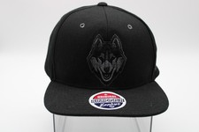 Vtg UCONN Huskies Zephyr Snapback Hat Black Silver Bill Logo Script NOS Hologram picture