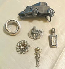 Vintage Metal Jewelry Lot Brooches Pins & Pendant w/ Pearl, Approx. 3 in picture