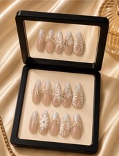 Handmade press on nails  picture