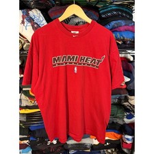 Vintage Nike Center Swoosh Miami Heat NBA Basketball T-Shirt Red Mens XL picture