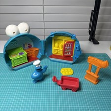 Cookie Monster Mini Playset w/ Cookie Monster, Accessories picture