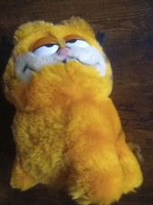 Garfield Vintage 1981 Sitting Plush, R.Dakin & Company Stuffed Cat Vtg Excellent picture
