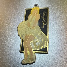 Vintage 1989 Marilyn Monroe Enamel Keychain Seven Year Itch Pose Official Estate picture