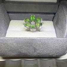 14k White Gold Flower Ring Green Pear Tsavorite Prong Set 7 Stones Size 9 picture