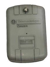 Telemecanique Sensors Pumptrol 9013FSG3J20BP Pressure Switch, 20-40 PSI picture